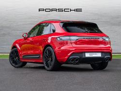 PORSCHE Macan Photo 2