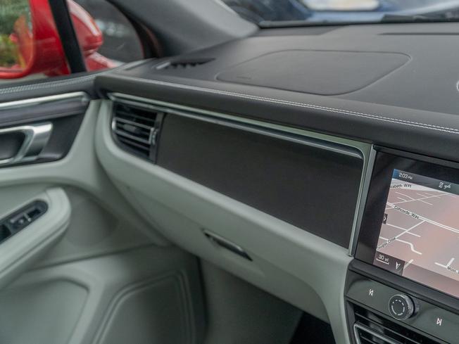 PORSCHE Macan Photo 26
