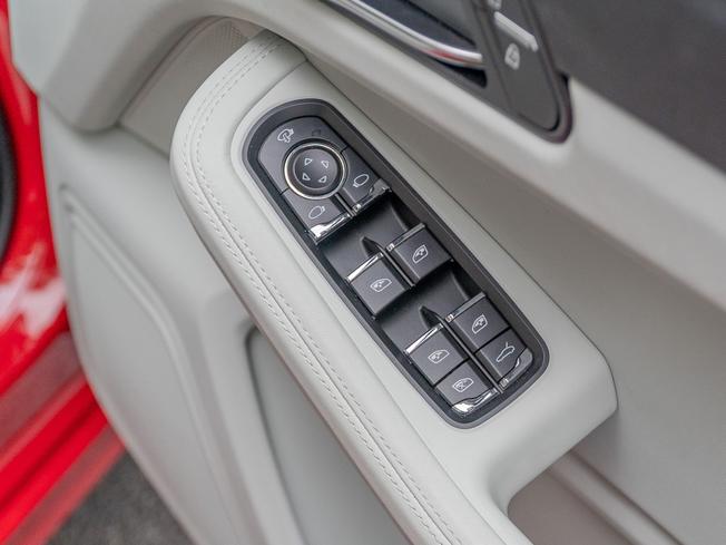 PORSCHE Macan Photo 27