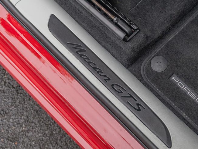 PORSCHE Macan Photo 29