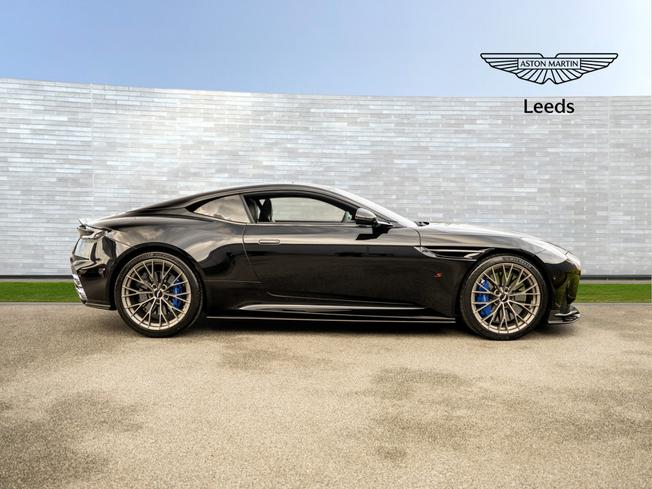 Aston Martin DB12 S Coupe Photo 23