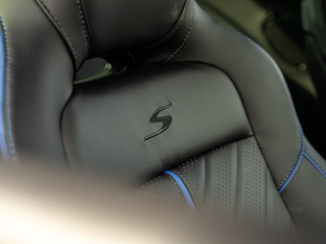 Aston Martin DB12 S Coupe Photo 26