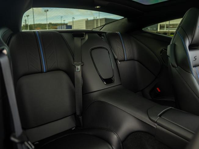 Aston Martin DB12 S Coupe Photo 27