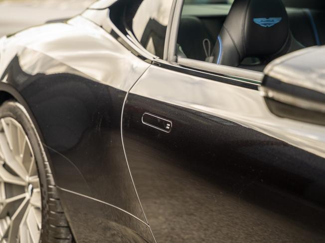 Aston Martin DB12 S Coupe Photo 37
