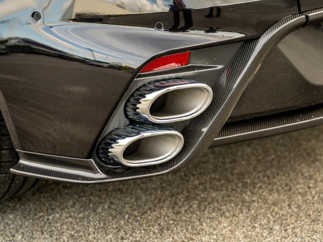 Aston Martin DB12 S Coupe Photo 39