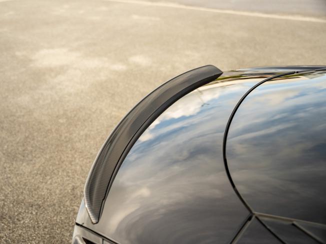 Aston Martin DB12 S Coupe Photo 40