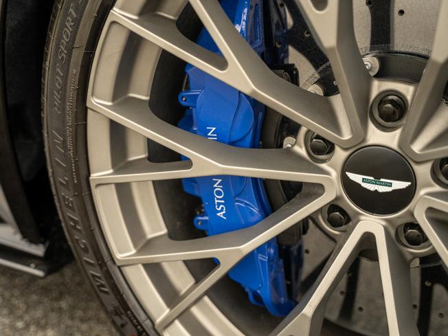Aston Martin DB12 S Coupe Photo 45