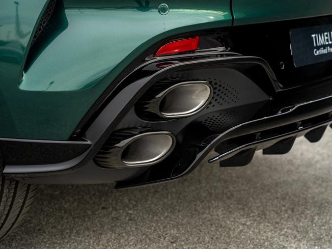 ASTON MARTIN Dbx Photo 39