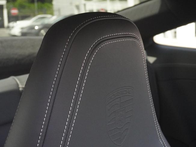 Porsche 911 Photo 12