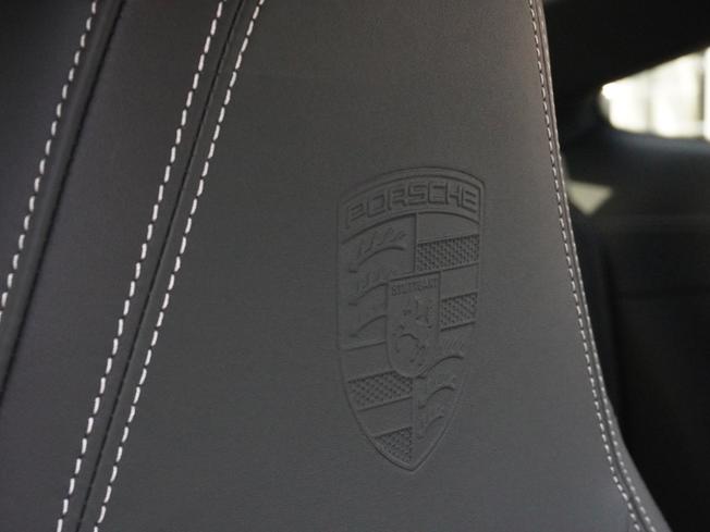 Porsche 911 Photo 13