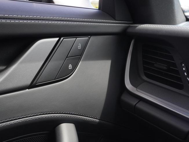 Porsche 911 Photo 28