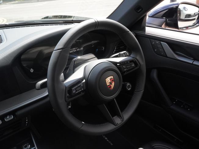 Porsche 911 Photo 7