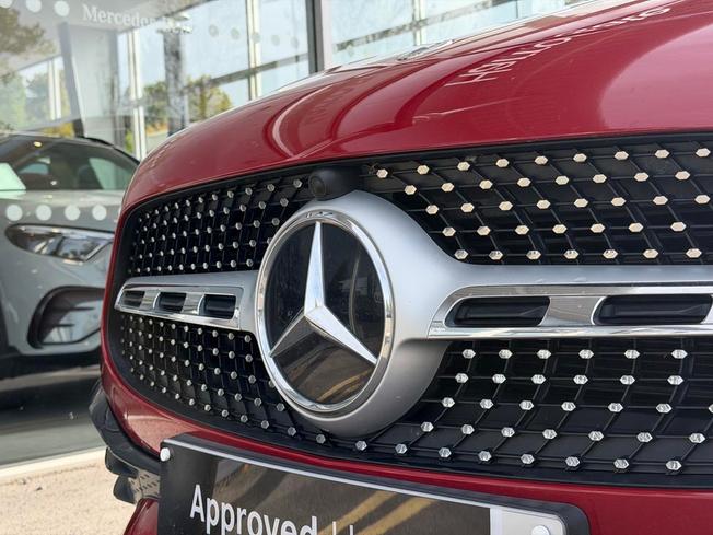 MERCEDES-BENZ GLA Photo 12