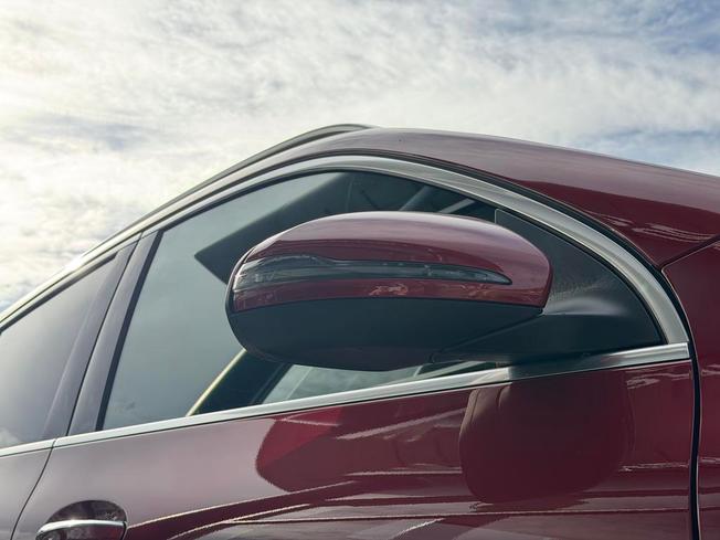 MERCEDES-BENZ GLA Photo 13