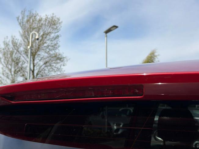 MERCEDES-BENZ GLA Photo 16