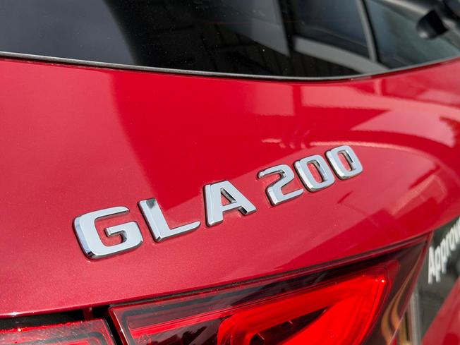 MERCEDES-BENZ GLA Photo 19