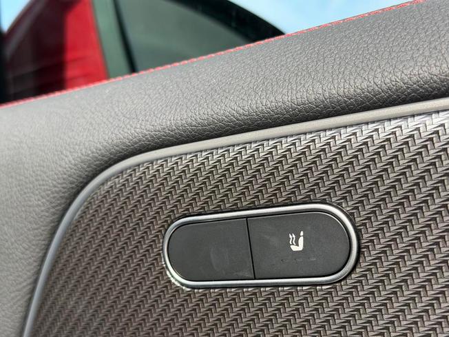 MERCEDES-BENZ GLA Photo 23