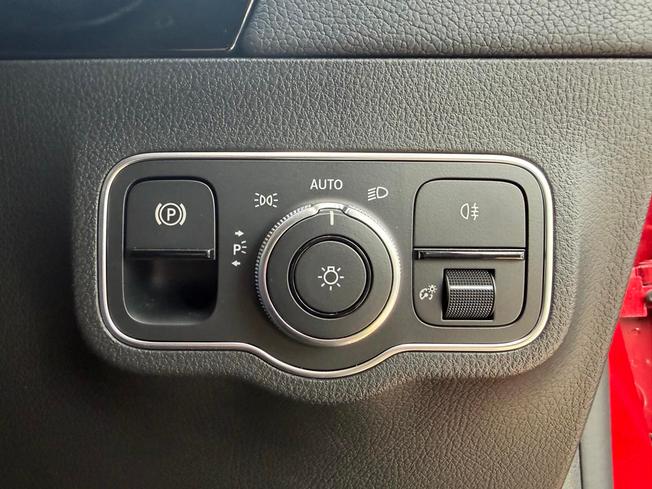 MERCEDES-BENZ GLA Photo 24