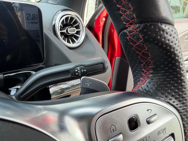 MERCEDES-BENZ GLA Photo 26