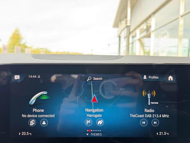 MERCEDES-BENZ GLA Photo 32
