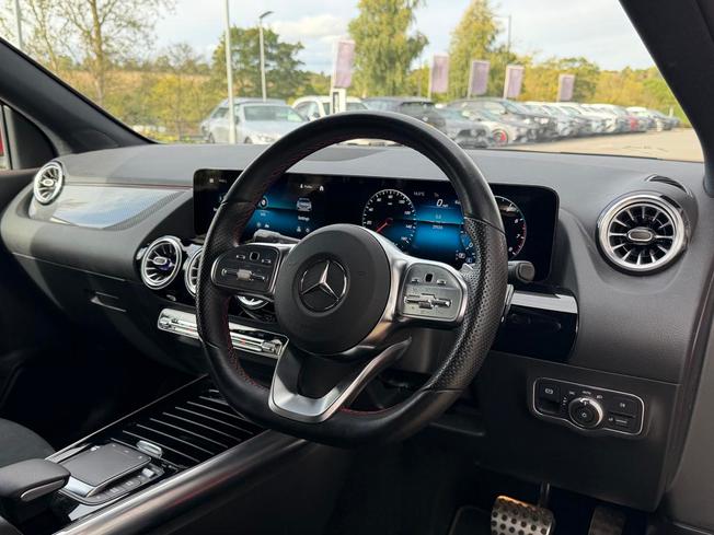 MERCEDES-BENZ GLA Photo 36