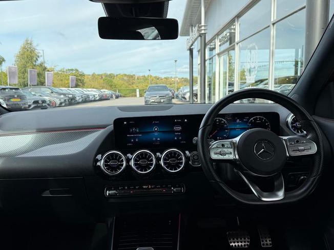 MERCEDES-BENZ GLA Photo 39