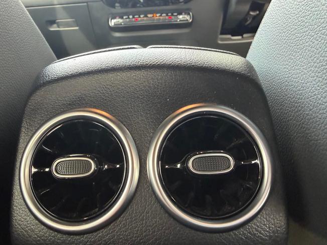 MERCEDES-BENZ GLA Photo 45