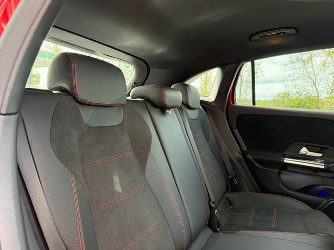 MERCEDES-BENZ GLA Photo 8