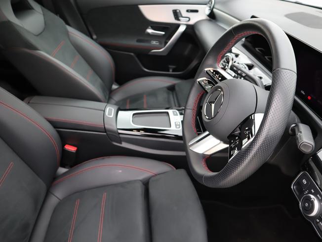 MERCEDES-BENZ A Class Photo 13