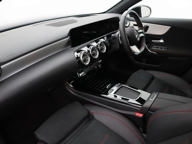 MERCEDES-BENZ A Class Photo 20
