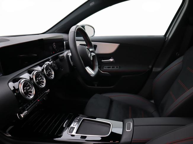 MERCEDES-BENZ A Class Photo 22