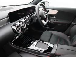 MERCEDES-BENZ A Class Photo 3