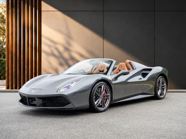 FERRARI 488 Photo 2