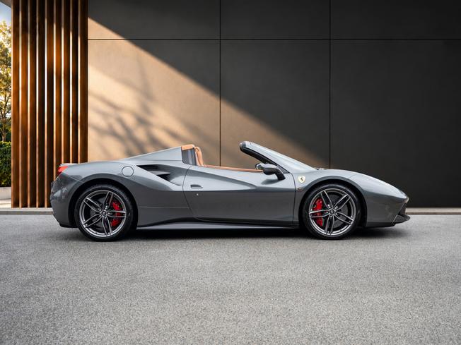 FERRARI 488 Photo 5