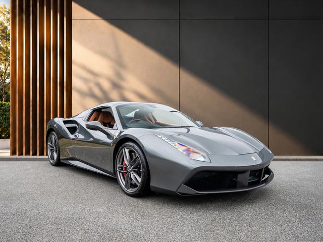 FERRARI 488 Photo 9