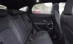 Jaguar E-PACE Photo 29