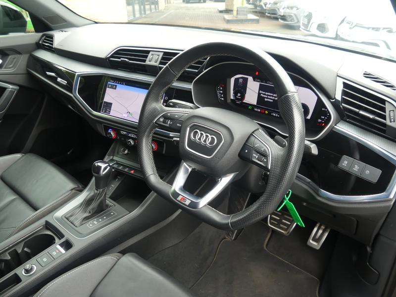 Audi Q3 Photo 204816b5-7cf8-49b2-b1d9-50b8e376e0d4.jpg