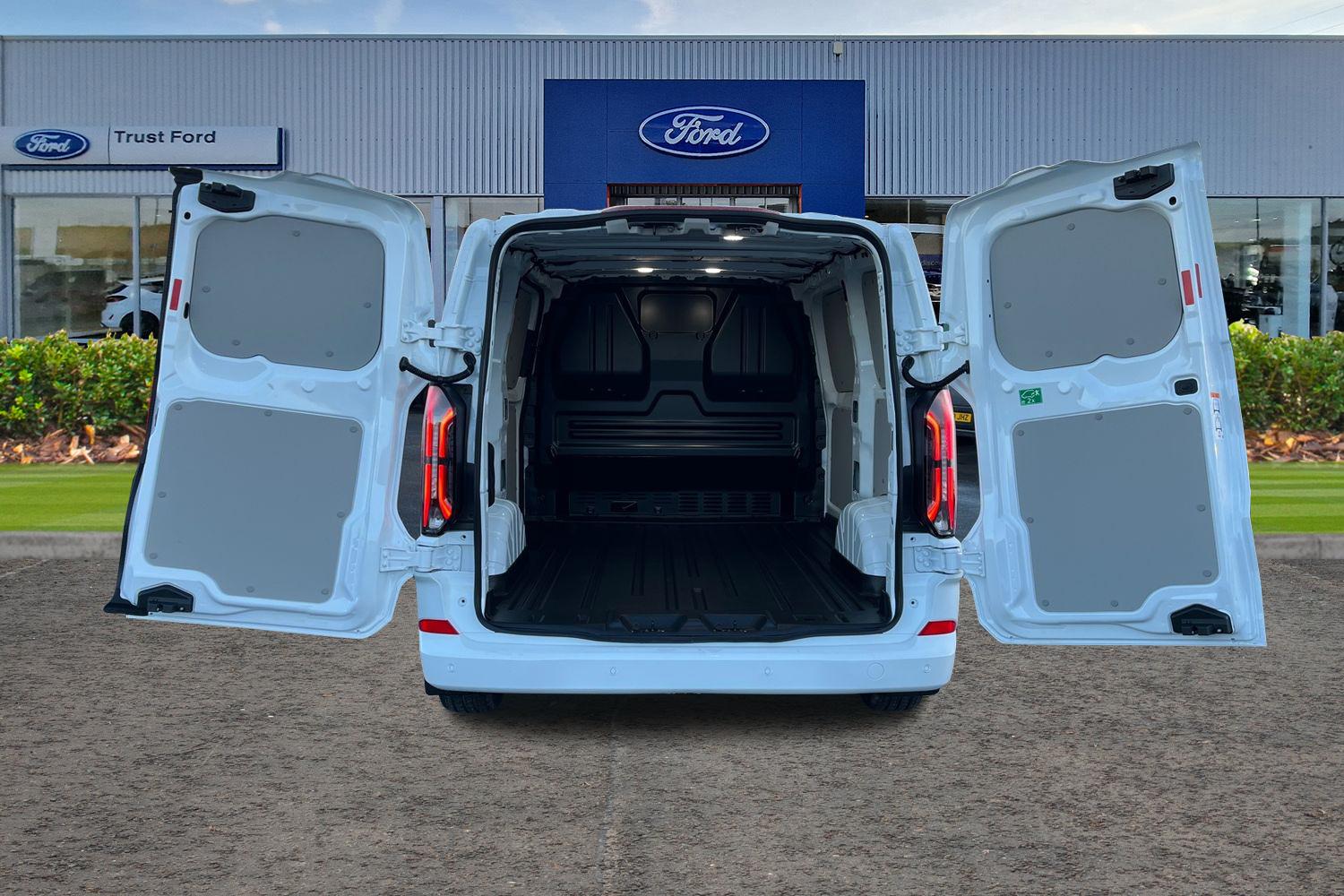 Ford E-TRANSIT CUSTOM Photo 6