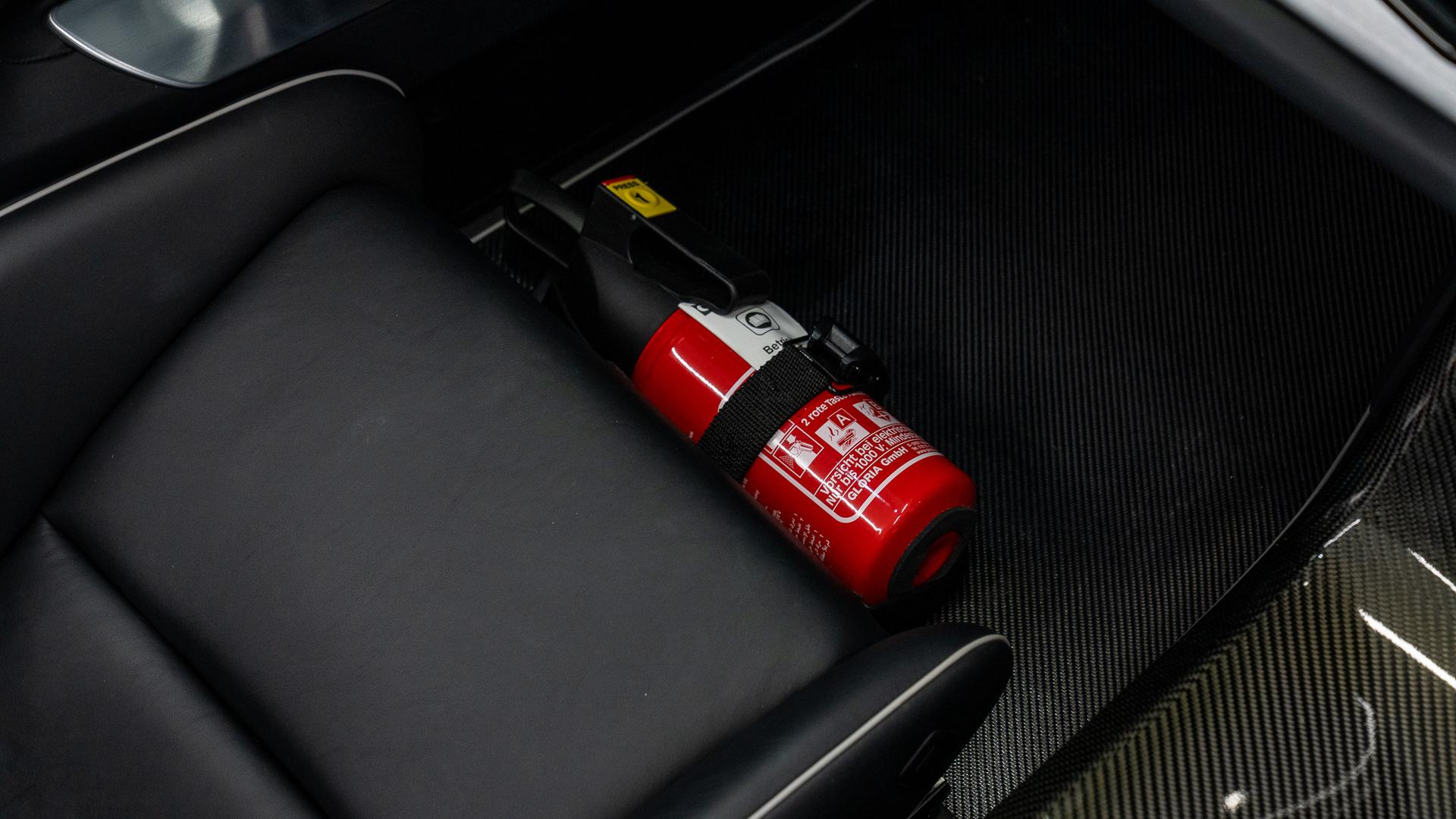 Porsche 918 Photo 205979ec-be28-4f16-8fcc-025e6668a688.jpg