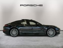PORSCHE Panamera Photo 2