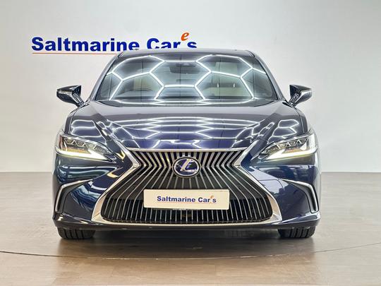 Lexus ES Photo 206327a7-72b4-4758-8a41-52f614168186.jpg