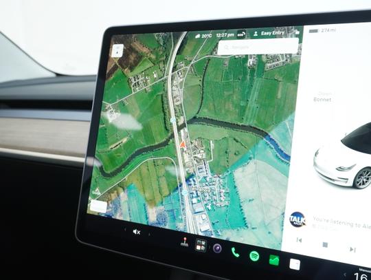 TESLA Model 3 Photo 206ae1a7-1df9-461c-bc61-d1d6bcd3bb84.jpg