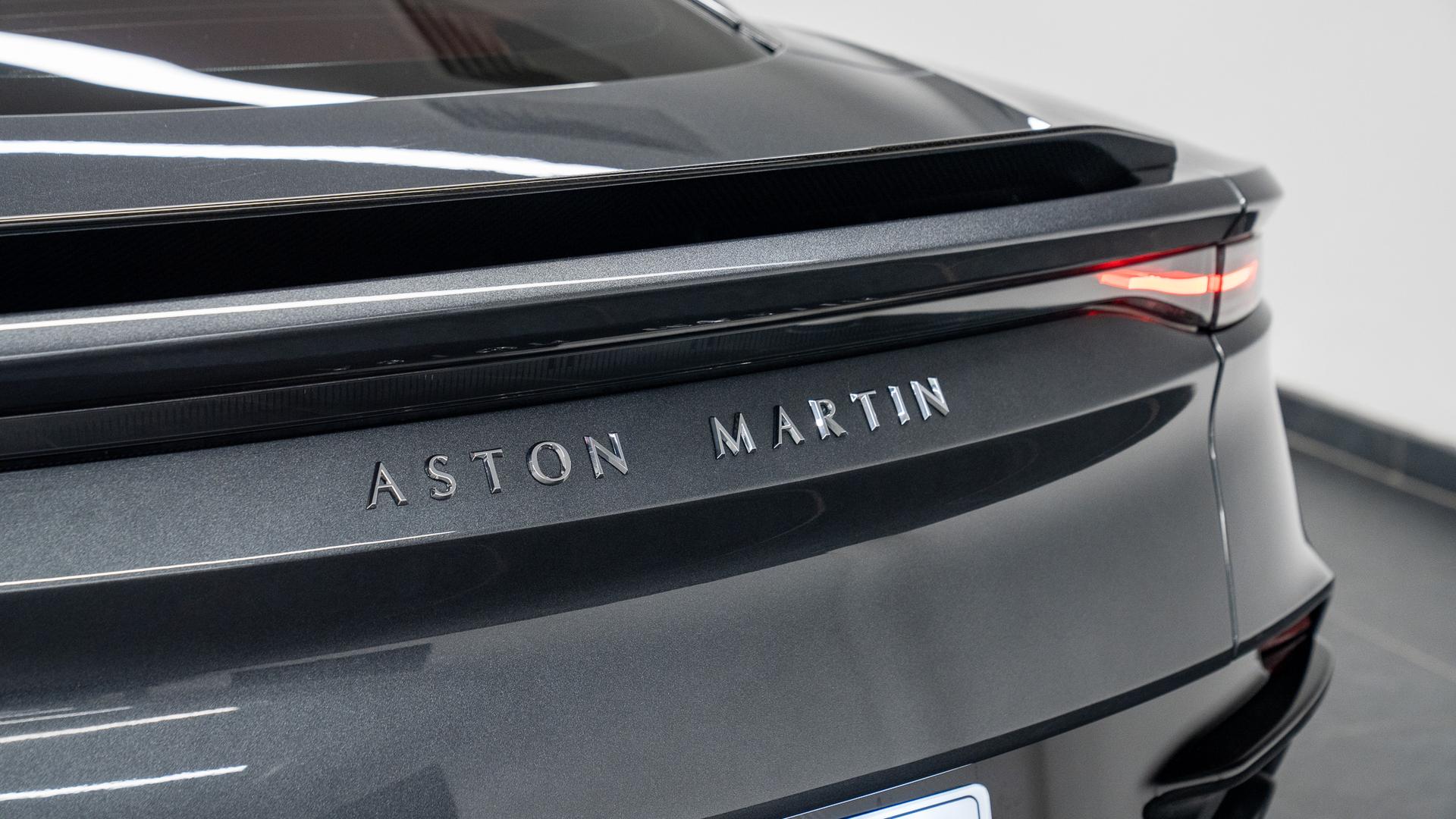 Aston Martin DBS Photo 207a124c-86f4-4b10-a26b-4eabb3928546.jpg