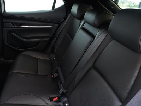 Mazda 3 Photo 208022c1-66a4-485d-a2c2-f7a28e321061.jpg