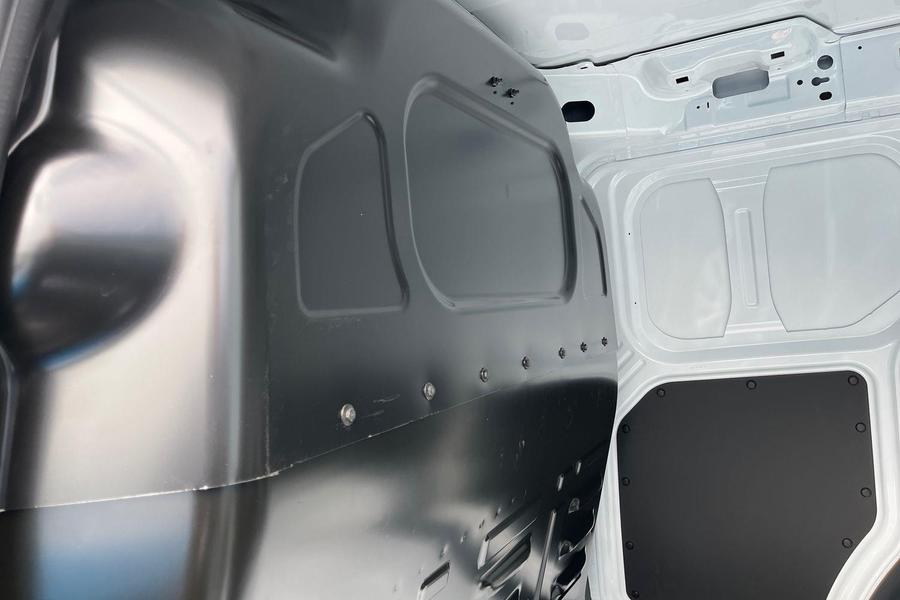 Ford TRANSIT COURIER Photo 2080de6d-0152-4a9a-8652-c1342b7ca011.jpg