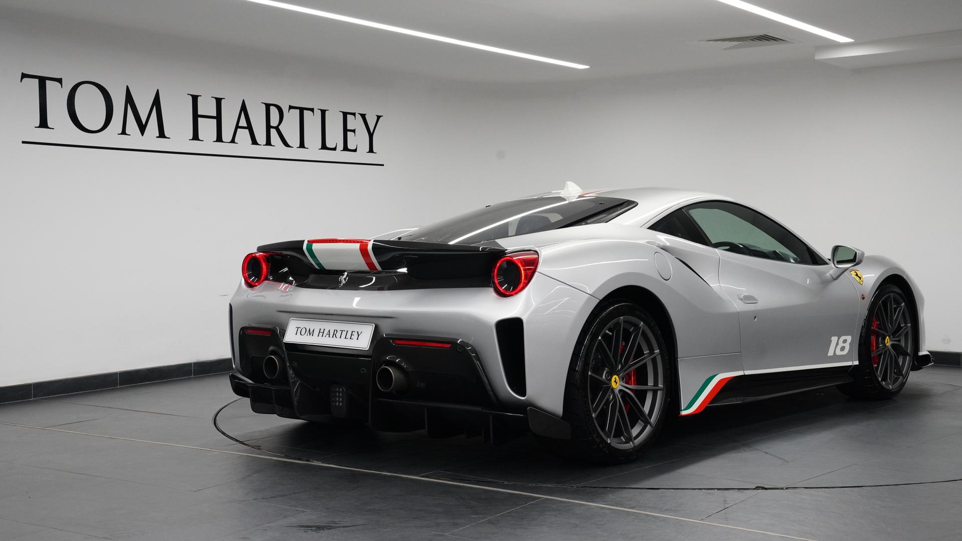 Ferrari 488 Pista Photo 20859208-23e4-4cc9-8f94-40bcb62a98f6.jpg