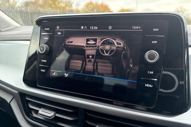 Volkswagen T-Roc Photo 37
