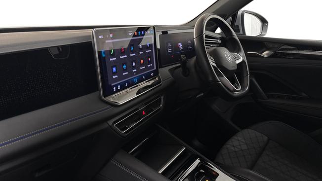 VOLKSWAGEN Tiguan Photo 2