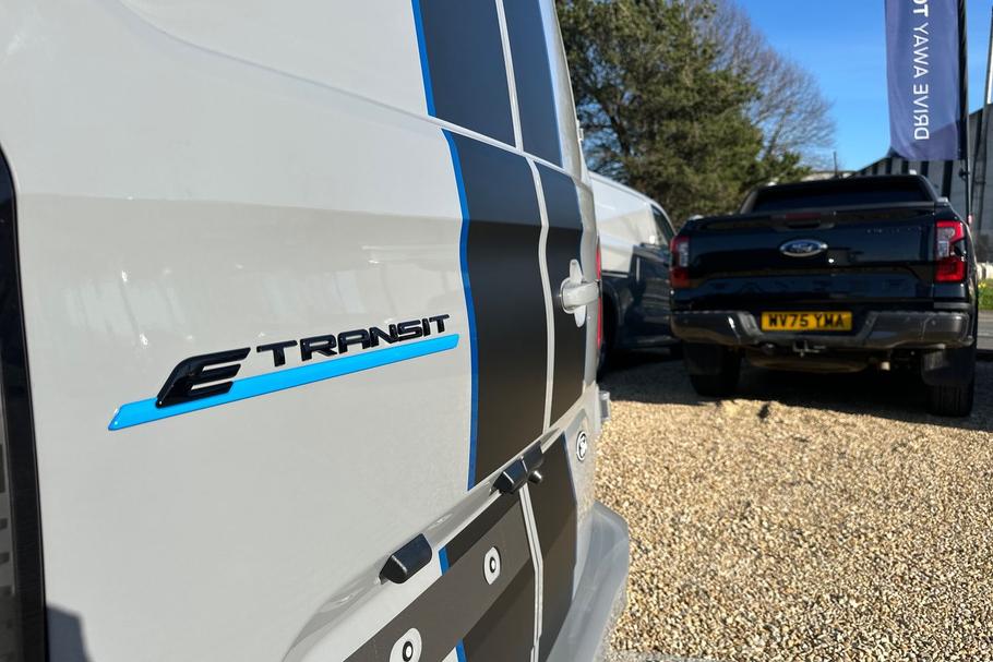 Used Ford E-TRANSIT CUSTOM CUSTOMBEV04 9