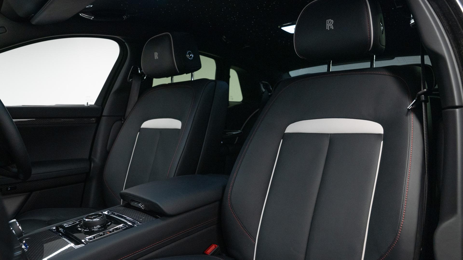 Rolls-Royce Ghost Photo 20b75af5-1fc5-44a0-aa0e-e600a0d6d34f.jpg
